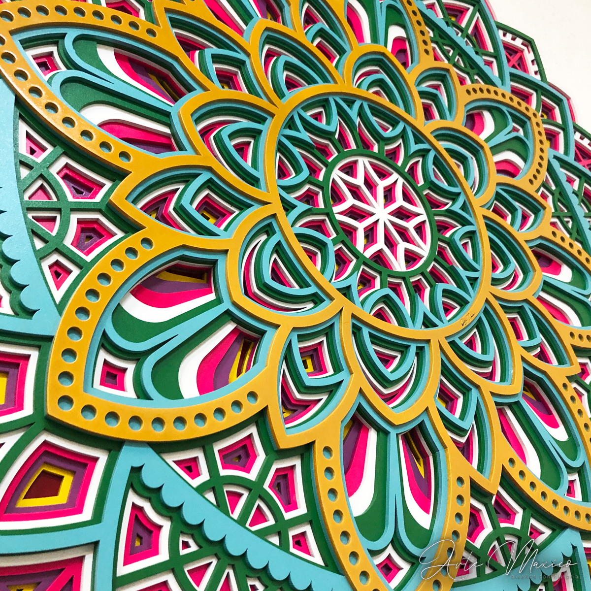 Mandala Multicapas Huichol