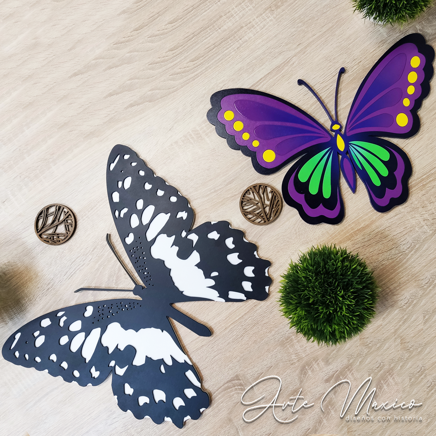 Mariposas Monarcas a Relieve