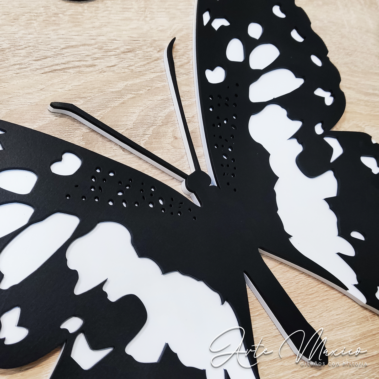 Mariposas Monarcas a Relieve
