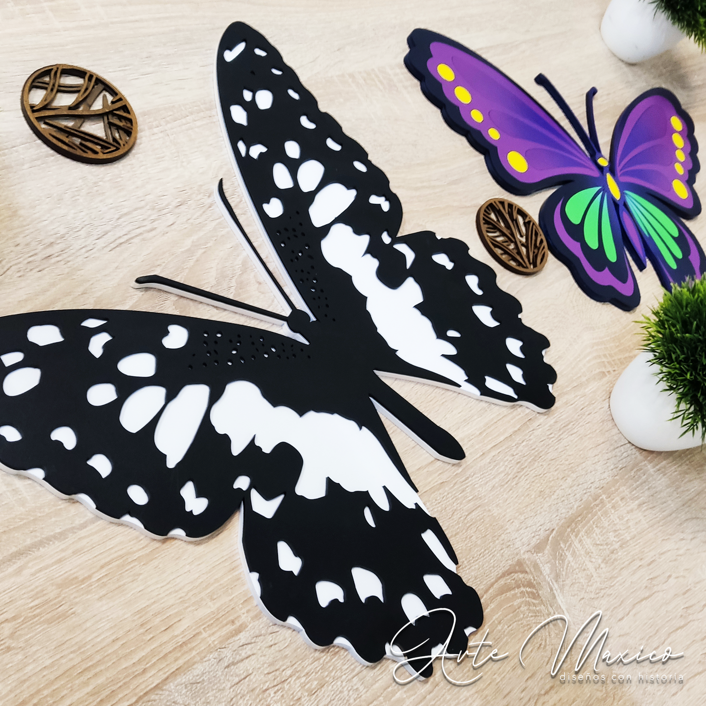 Mariposas Monarcas a Relieve